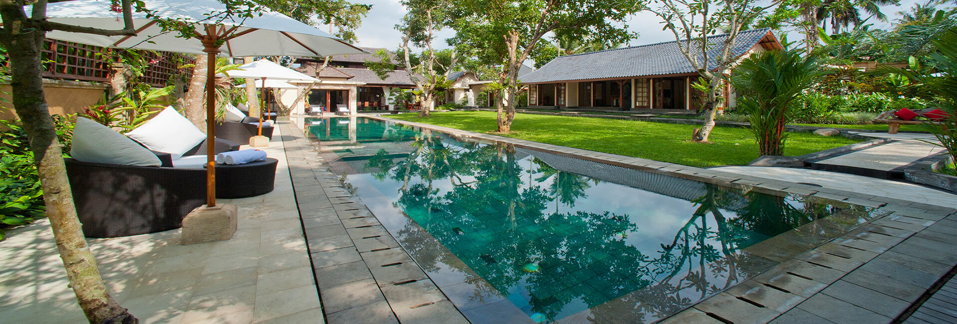 Villa San - View of villa from bale